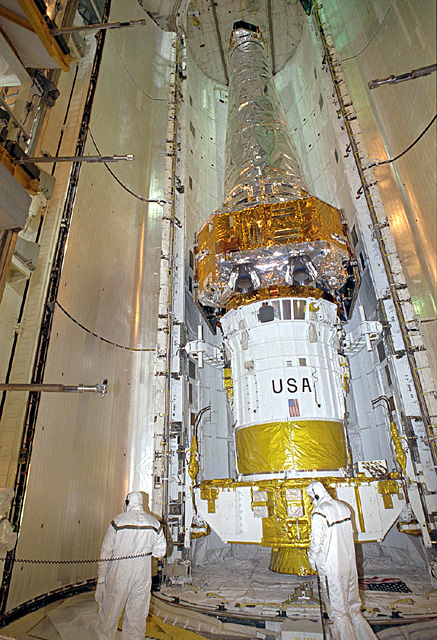Space History Photo: STS-93 Payload Bay Door Closure